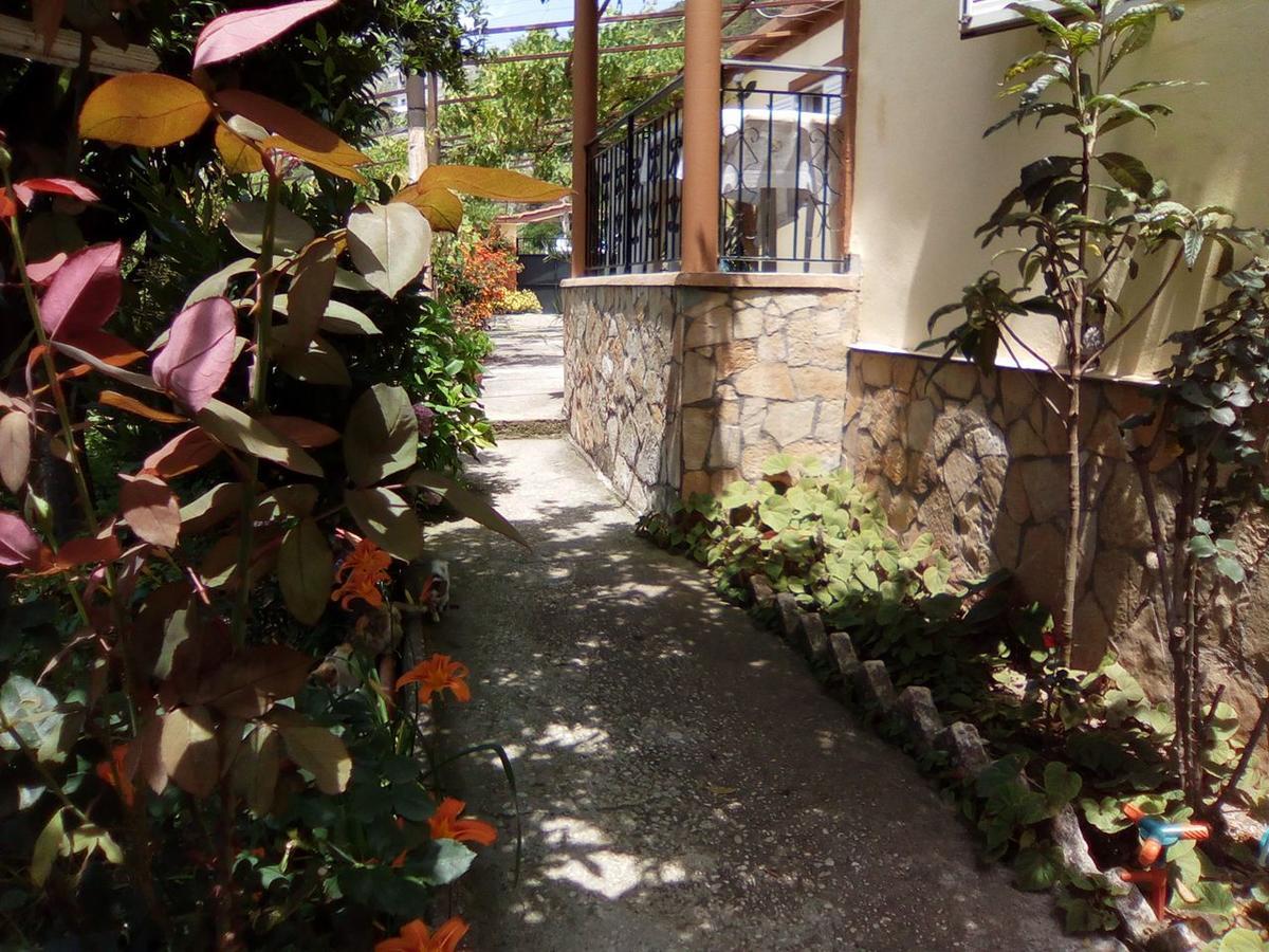 הוילה בורש Ona'S House מראה חיצוני תמונה